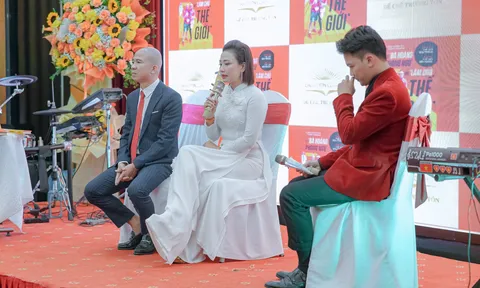 Tung Hoàng Gia "Bùi Xuân Hiếu" & Happy Woman ra cuốn sách "Từ bà hoàng phòng ngủ đến làm chủ thế giới"