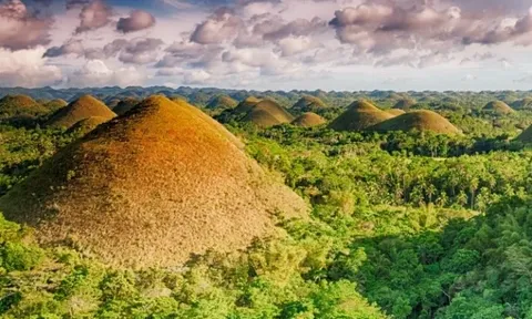 Bồng bềnh các đồi "Sô cô la" tuyệt đẹp ở Philippines