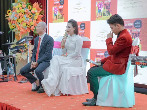 Tung Hoàng Gia "Bùi Xuân Hiếu" & Happy Woman ra cuốn sách "Từ bà hoàng phòng ngủ đến làm chủ thế giới"